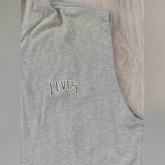 Levis sleeveless Sweater For men Size L - Picture 3 of 8